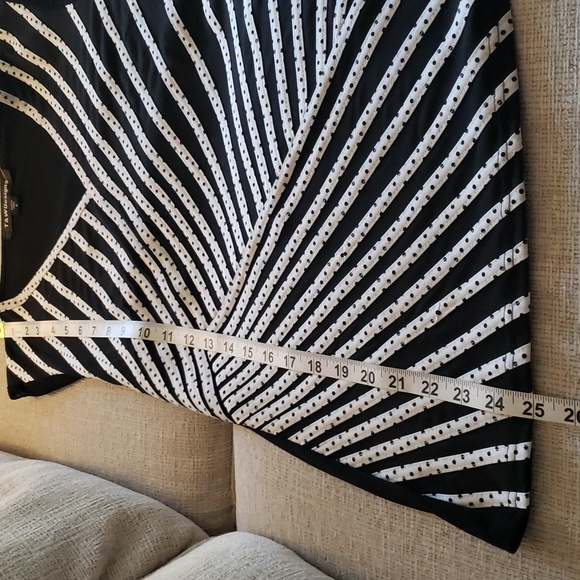 T&W Designs New Blouse Sz M  Black and White - Picture 11 of 15